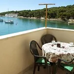 Mirni By The Sea * Prvić Luka