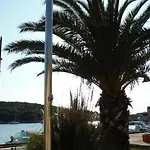 Mirni By The Sea شقة
