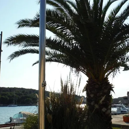 Mirni By The Sea Apartman