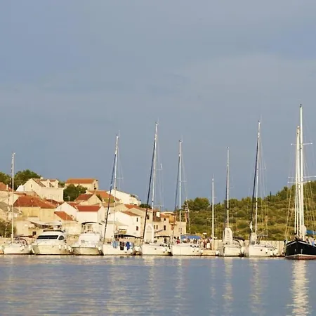 Mirni By The Sea * Prvić Luka