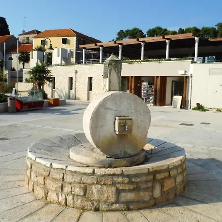 Mirni By The Sea Prvić Luka